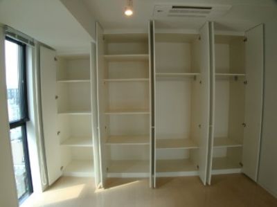 YOTSUYA RESIDENCE