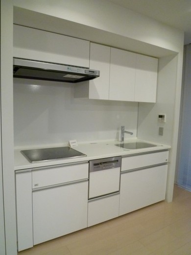 YOTSUYA RESIDENCE