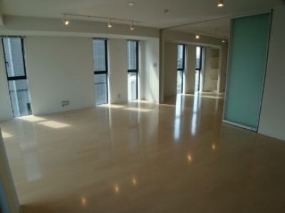 YOTSUYA RESIDENCE