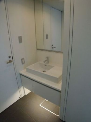 YOTSUYA RESIDENCE