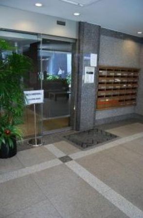 H&M南青山イースト