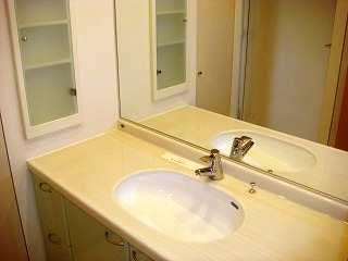 エンブレムコート明石町