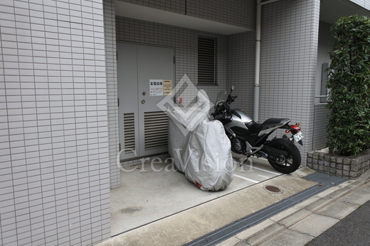 パークキューブ四谷三丁目