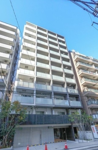 Ｃｒａｎｅ　Ｃｏｕｒｔ　Ｔｓｕｒｕｍｉ