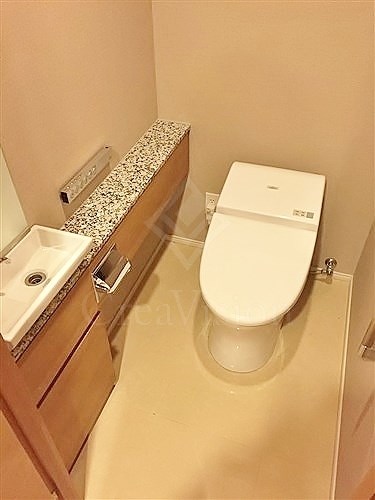ミッドガーデン赤坂氷川