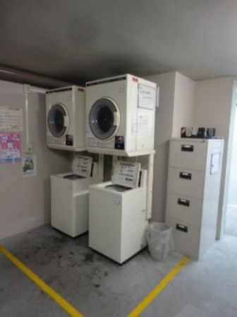 ルネ新宿御苑タワー