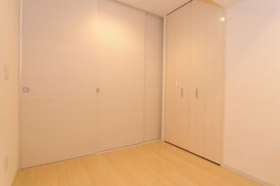 カスタリア新富町4