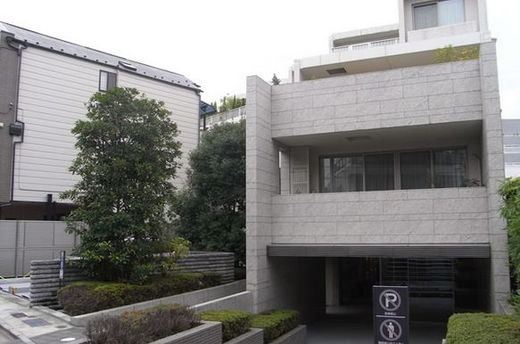 フォルム代々木公園リベディア